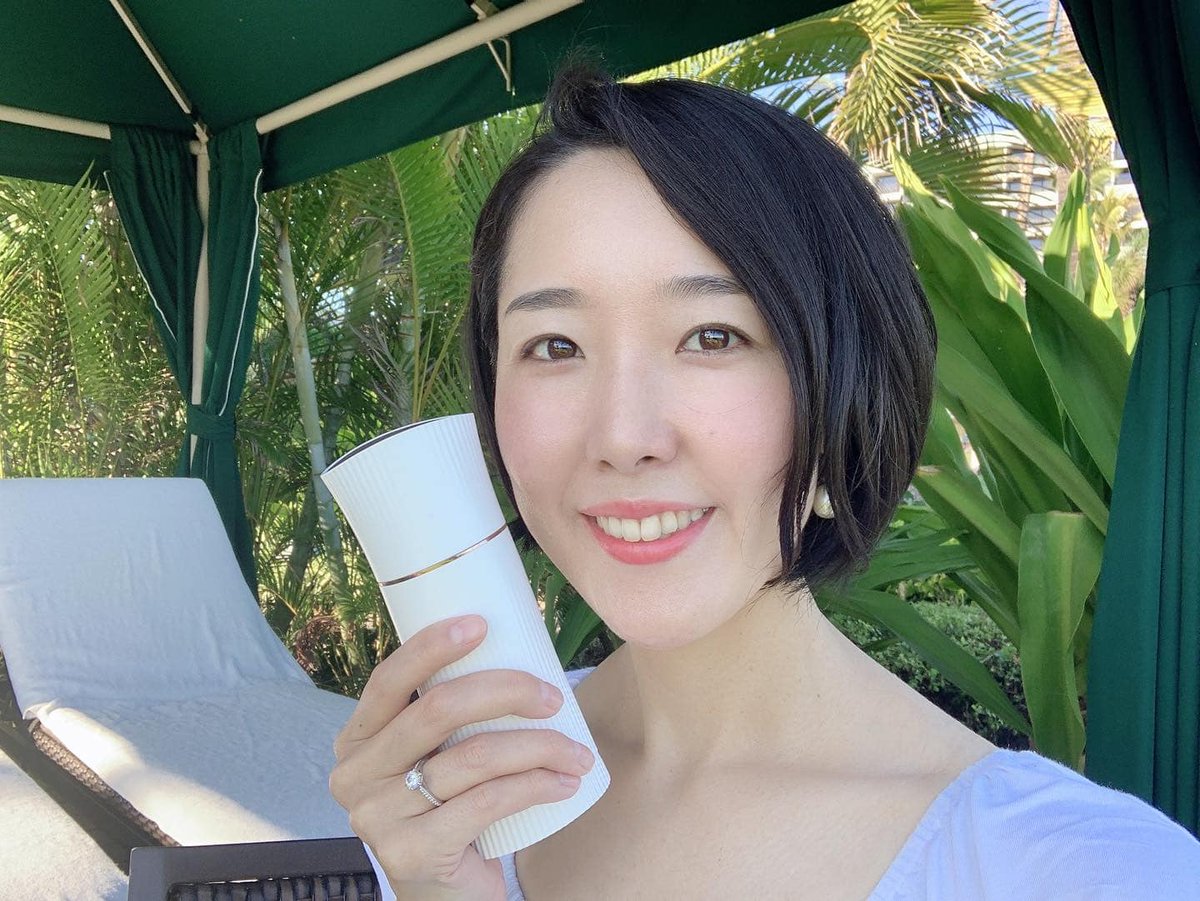 Ayalifecoach's tweet photo. 美容のお仕事でハワイに来ました🌺🏝
20% work and 80% vacation🌺
I think that’s the best balance 🏝
ハワイでイベントを行いました。
最新テクノロジーのスキンケア💓
手で塗るより7倍浸透。
特許取得のエアブラシで美容液を導入するという新しいスキンケア💛
#Rubycell #今日の積み上げ https://t.co/LXa2suJFtS