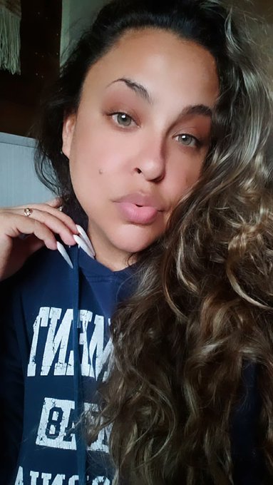 Hi https://t.co/E8vsZFyjy6