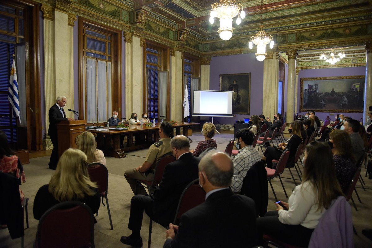 Parlamento del Uruguay tweet media