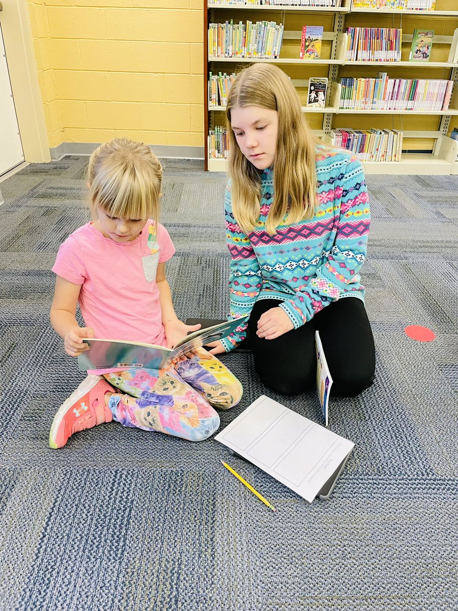 OceanBay_Elem's tweet photo. Today, 5th graders assisted 1st graders with animal research. Students used a print and digital resources and organized their findings using a graphic organizer. This was a wonderful opportunity for students in both grade levels. #OBELearnGrowAchieve #HCSLibraryInfo @HCSInfo https://t.co/KWymvyH5jp