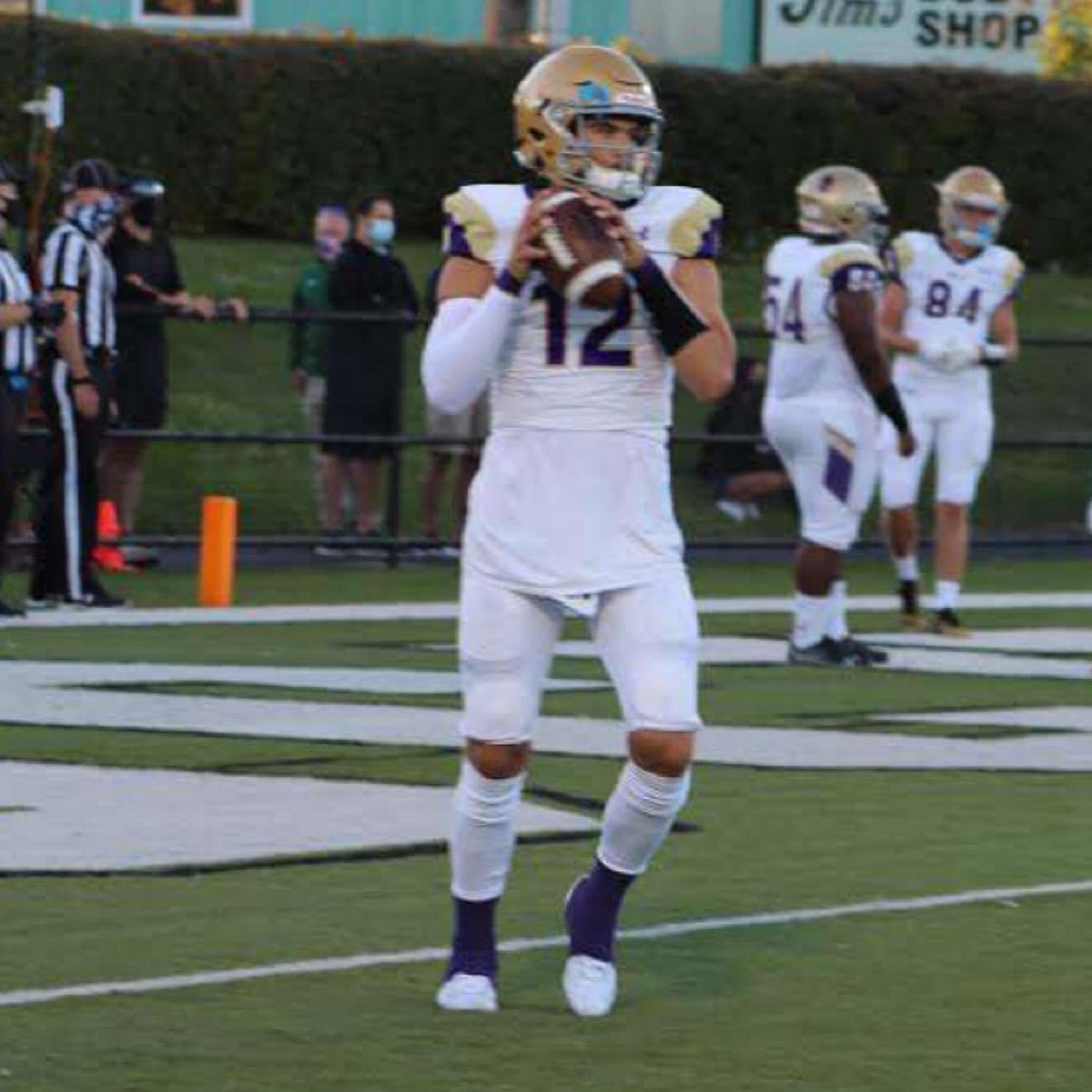 BosemerMedia502's tweet photo. ❤️❤️❤️❤️❤️❤️❤️❤️❤️
Everyone of you could/would please take a moment to wrap your mind and hearts around QB1 of @MaleBulldogs @nicschutte_ . His father Brian has passed away. May god be with this young man, his family and the entire community of @MaleBulldogs 
🙏🙏🙏🙏🙏🙏🙏🙏🙏 https://t.co/B8ddujk5Ue
