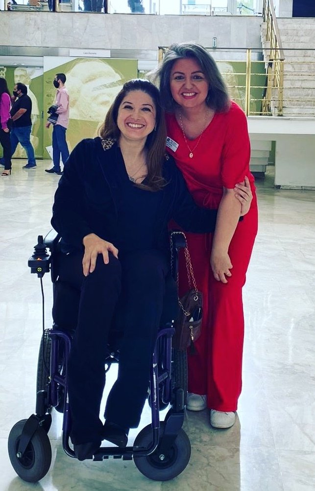 LucianaInclusao's tweet photo. Hoje é dia de comemorar, hoje é niver da querida e inspiradora @andreawerner_  parabéns amiga sua de muitas realizações!! Que 2022 seja o seu ano!! 🙏🏻💛🧡❤️ Esse post possui texto alternativo. 👏🏼👏🏼👏🏼👏🏼 https://t.co/avauctDENG
