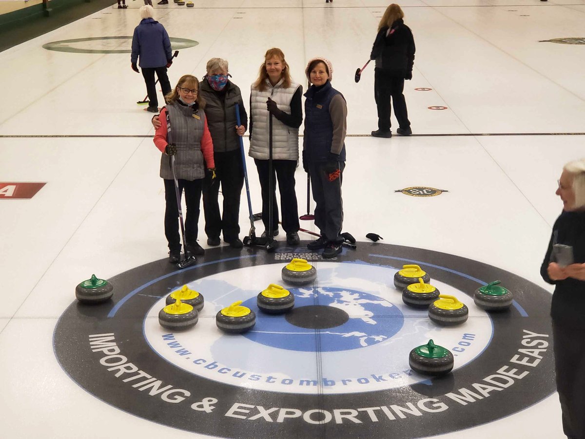 stcgcc's tweet photo. ⚠️ Eight-Ender! ⚠️
Congratulations on this rare feat!
LtoR Maureen Josefchak, Noreen  Dillon, Marilouise Rankin and Monica Simmie.
https://t.co/4zscNwPkE4
#curlingrocks  #eightender #stcgccCurls https://t.co/pGXqyOaW6P