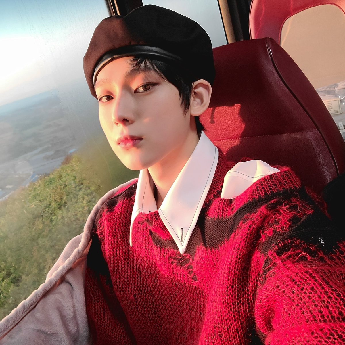 theneonsite's tweet photo. De rojito a conquistar, cuz #中毒Pearl and I #𝕯ont𝕊kip𝗧he𝗖rown anymore ahora que las veo brillar, claro que yas. Desde el carrito andaba saltando, ahora, si caigo en el escenario, perdón. ¡Suerte!

͟͟★! ℒ𝗈𝗏𝖾𝗅𝗒 𝖢𝕦𝕡𝗂𝖽 ، #𝐇allit  ִֶָ https://t.co/DCprkAV53v