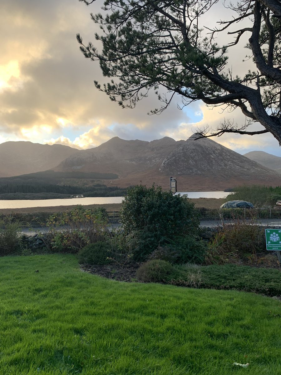 InaghLodge's tweet photo. A mixed day #Connemara #wildatlanticway #explore https://t.co/ZHYN8OtI9a