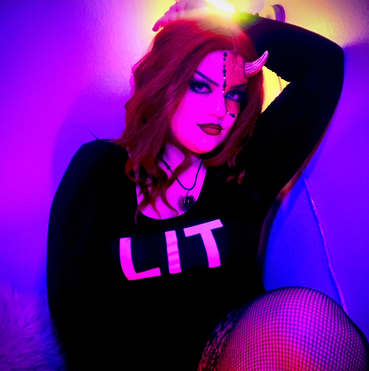 Commiekink1's tweet photo. Hey thank you to my new follows ❤️ my OF is $5 right now!! Go join the fun! https://t.co/kyg1TWpI25