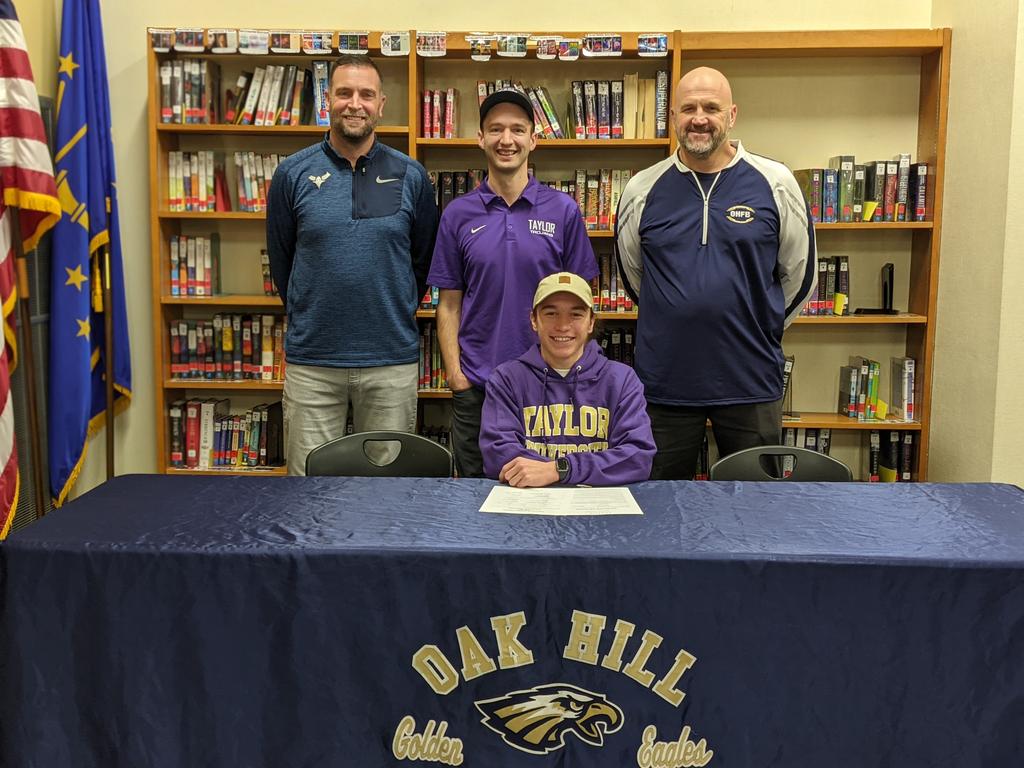 OHXC_OHTF's tweet photo. 🚨SIGNED🚨
CONGRATS to OHTF Golden Eagle Senior Owen Brookshire on signing to compete at Taylor University! Owen improved 2ft in the Pole Vault as a Junior to win both individual County &amp; Conference Titles as well as advance to the Regional. #BeUncommon  @TaylorXCTF https://t.co/zEJr8usAhy