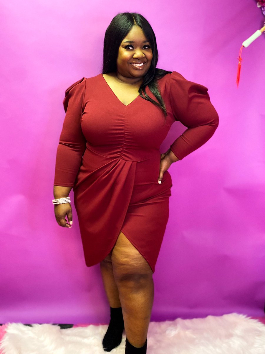 officalHerCo's tweet photo. NEW ARRIVAL - December 3rd
On A Date Dress 
Sizes: 1X-3X 
Model: @letemuseya - Wearing a 2X
Model Styled by "The Uhnayuh Uhffect" - @uhnayuh 
Photo taken at @anglesselfie in Lousiville, KY!

#beastarcollection #boutiqueshopping #boutiquestyle #boutiquefashion #curvyfashion https://t.co/juxkAQ3gFe