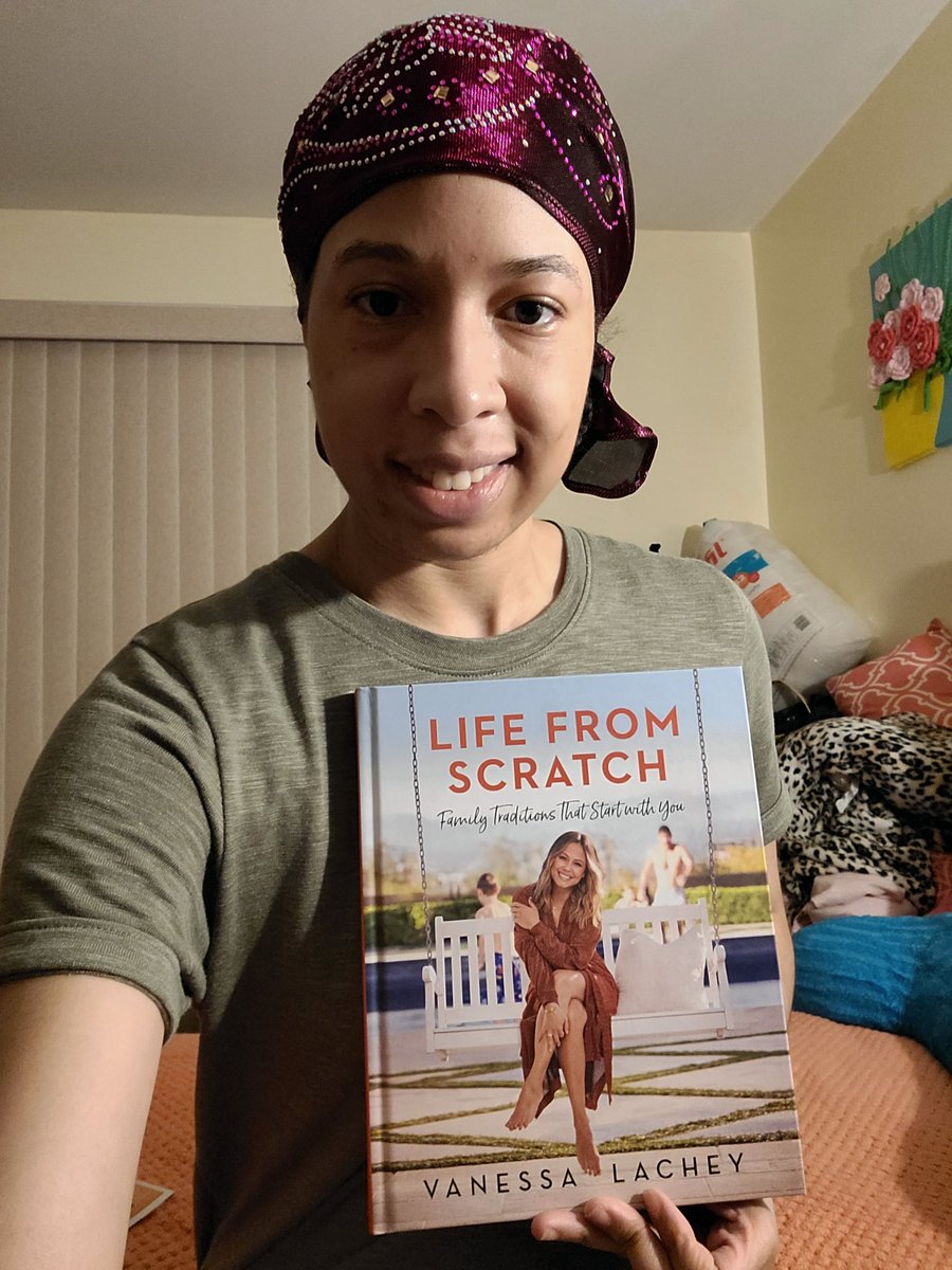 CarraPatillo2's tweet photo. @NickLachey @VanessaLachey I got her book already it came today I can't wait to read it and I can't wait to try her recipes 😋 #LifeFromScratchBook https://t.co/qkok5ho3Jo
