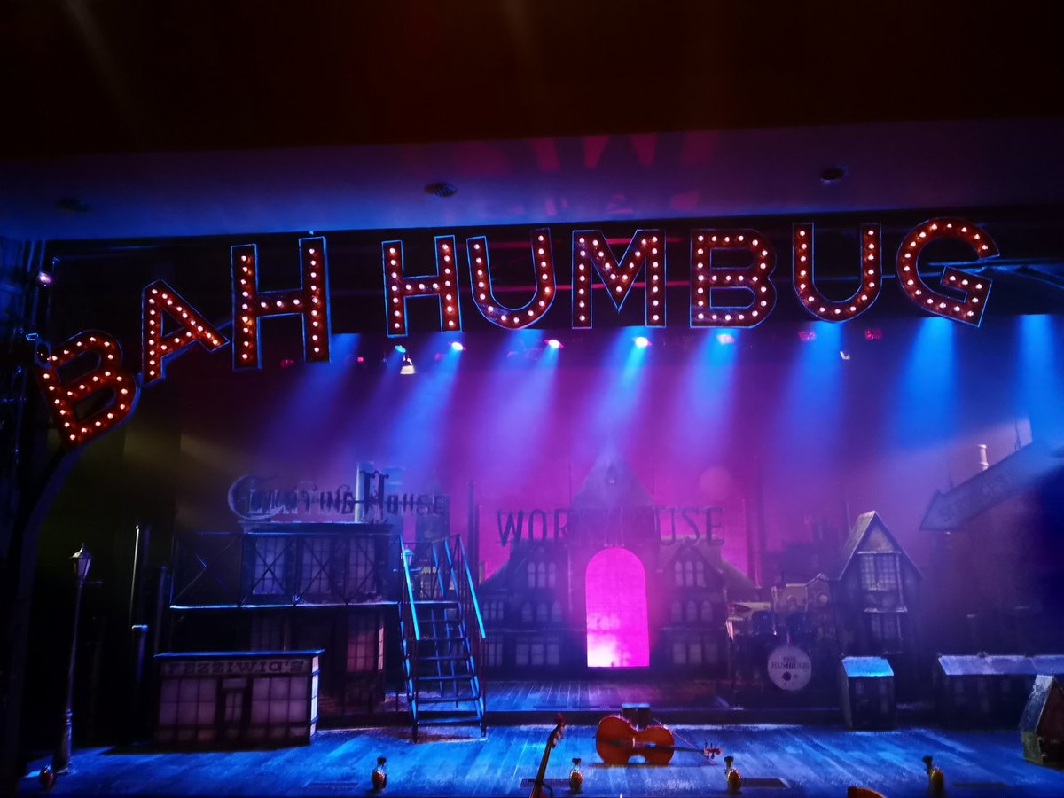 And it's back to Christmas with a family <a href="/ShermanTheatre/">Sherman Theatre / Theatr y Sherman</a> experience. A Christmas Carol - Cardiff style was phenomenal. Oh the music, oh Christmas present, oh baubles, oh Ebbie. The stuff of Christmas theatre dreams. Thank you <a href="/ShermanTheatre/">Sherman Theatre / Theatr y Sherman</a> for being back! #pressnight