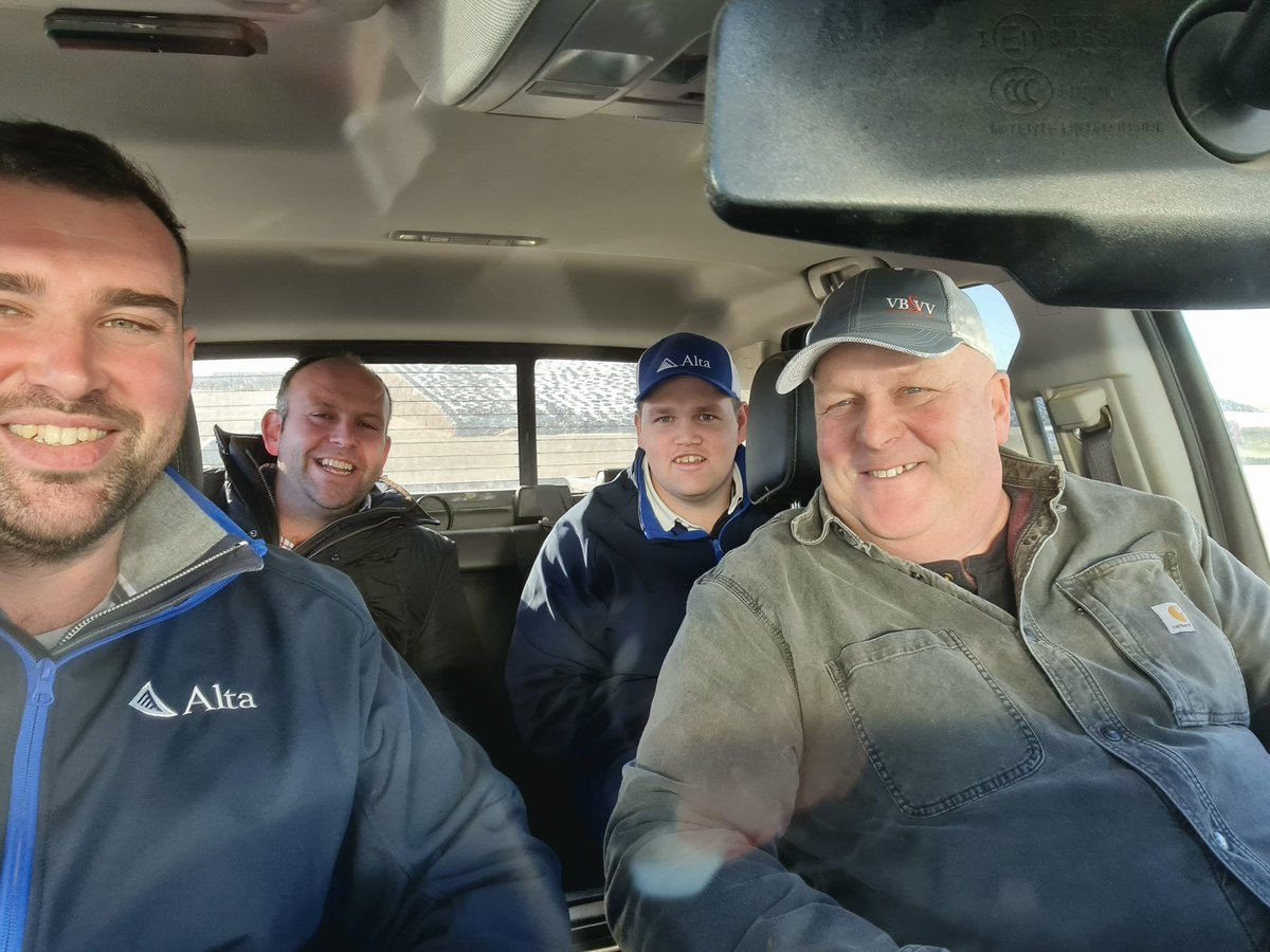 tdibble90's tweet image. Day 1 Alta Mid West Tour 21
Drumagoon Dairy 2x Gea rapid exits 20x Delaval robots, 37L ecm, 30% pg rate. Passionate family run commercial dairy with an inspiring transition from 20 milkers in Ireland to 6400 in South Dakota. Rodney Elliot the original dairyman @AltaGeneticsUK