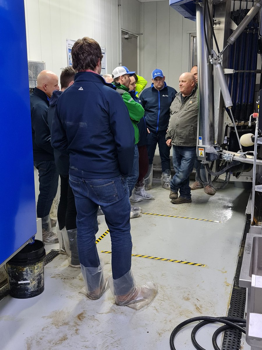 tdibble90's tweet image. Day 1 Alta Mid West Tour 21
Drumagoon Dairy 2x Gea rapid exits 20x Delaval robots, 37L ecm, 30% pg rate. Passionate family run commercial dairy with an inspiring transition from 20 milkers in Ireland to 6400 in South Dakota. Rodney Elliot the original dairyman @AltaGeneticsUK