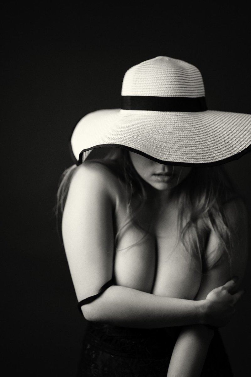 NotTheFakeRyanA's tweet photo. @muhammadljunaid 🔥🔥🔥 Color or b&amp;w? https://t.co/vnjzOz9KR9