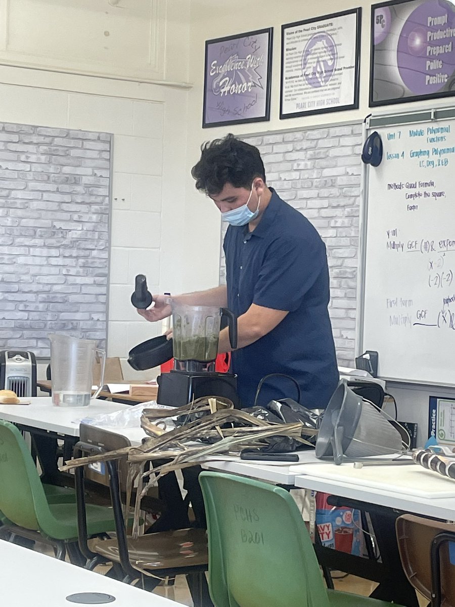 PCHS_Tech_Aca's tweet photo. Thank you @HIDOE808 Supt Hayashi for visiting our school &amp; academy today! Our Engineering and Architecture S’s had a great time sharing their projects with you. We hope we represented @PearlCityHS and @PWComplex through #excellencewithhonor ! https://t.co/cWrfMi70AF