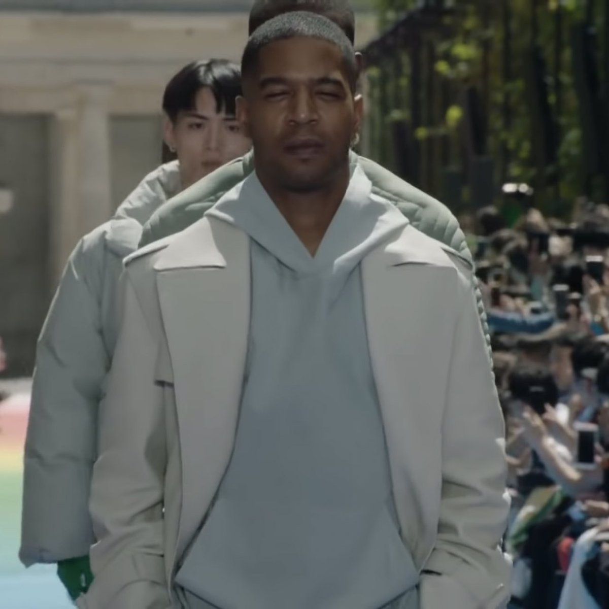 KanyeUpdated's tweet photo. Kid Cudi walked for Virgil Abloh’s first Louis Vuitton in 2018, and his final show in 2021. 

😭❤️ https://t.co/8HK3R566Fl
