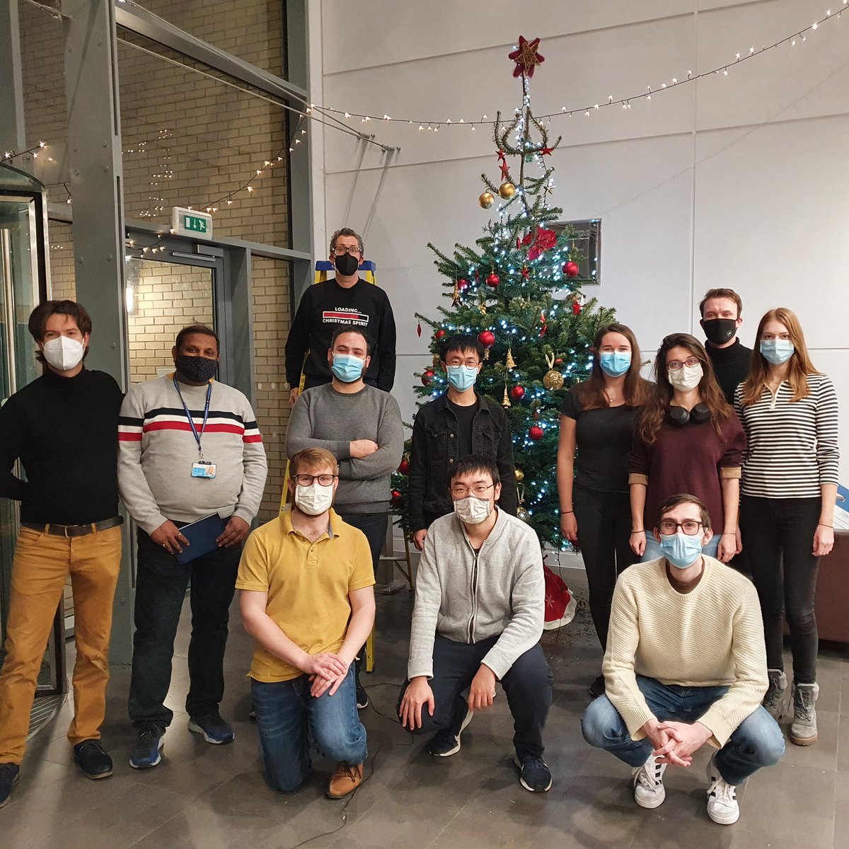 __LucasM__'s tweet photo. @TheHofmannGroup taking care of The @Cambridge_Uni Electrical Engineering Christmas Tree decs 🎄👌 https://t.co/WIdGAWS083 https://t.co/7USBzsydW4