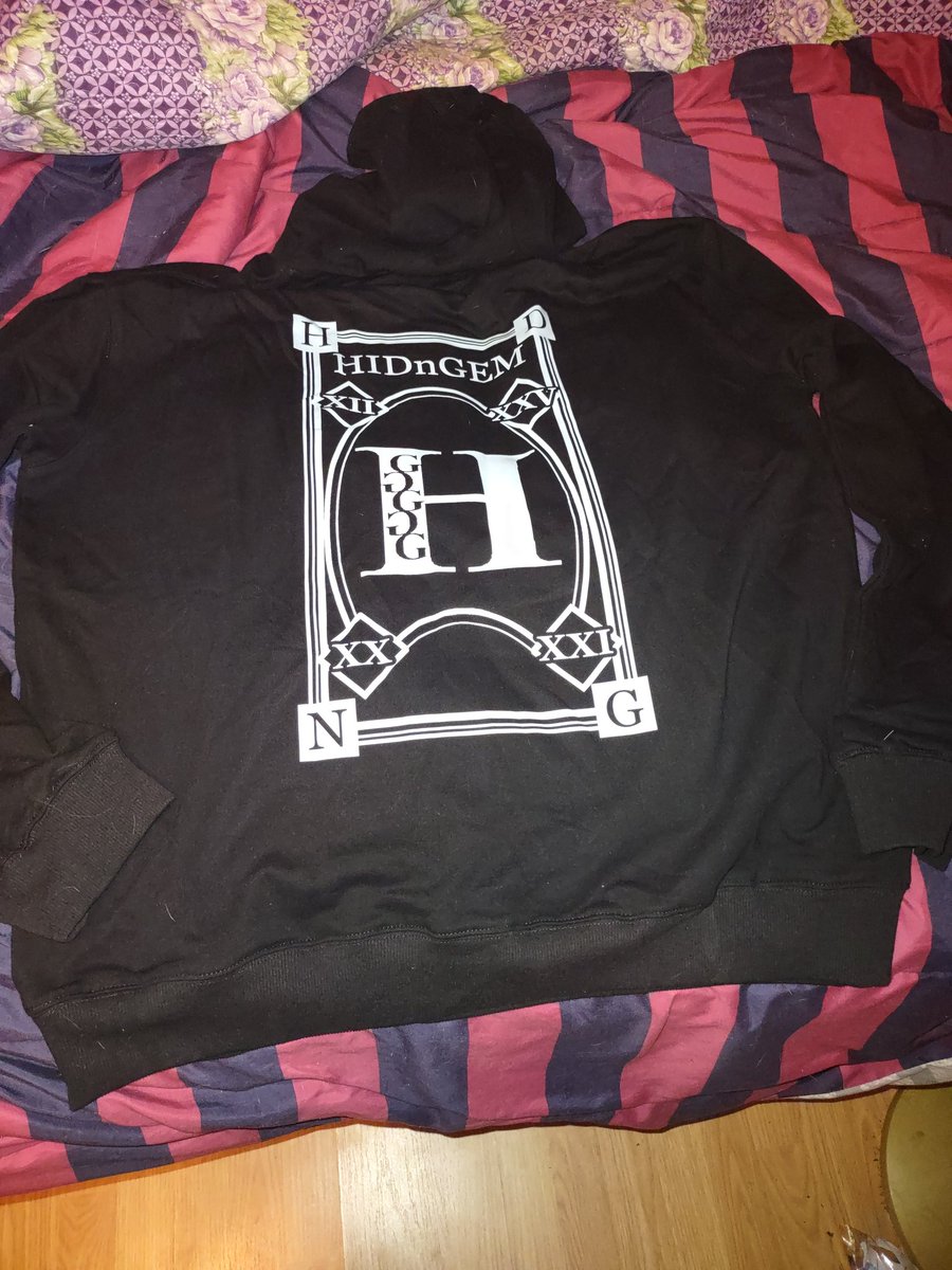 I've been waiting a whole month for this to arrive. ;-; it's been so hard not to scream about it and ruin the reveal. But my HDnG hoodie arrived today! <a href="/OfficialHDnG/">힏엔젬 HDnG - 5TORY 3VER 4FTER</a> What do you think?~ 💖💖