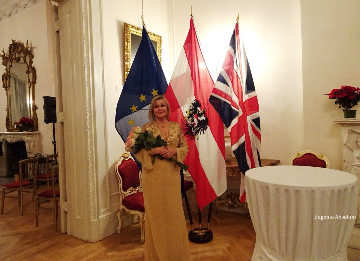 EugenieAbsalom's tweet photo. Soprano Birgit Beer at 'Musical 1st Advent' concert at Austrian Embassy in London, 28 November 2021. Photos by Eugenie Abslom #BirgitBeer #Musical1stAdvent #concert #AustriaInUK #AustrianClubLondon #AustrianEmbassyLondon #arts #culture #music https://t.co/k5hYvUGYos