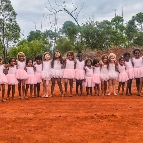 sacredcreation's tweet photo. The barefoot ballerinas of Hope Vale https://t.co/anGZNKKhd6