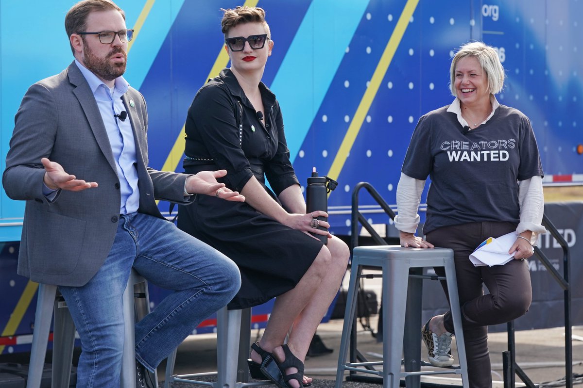 TheMfgInstitute's tweet photo. Advice from Team @PTC at #CreatorsWanted Tour Live today: “Here is what's cool about the sector... all of you have a place in manufacturing…Manufacturing is all about what you can do and the skills you develop!” 📲 Watch: https://t.co/Q97M5xbdai https://t.co/AGPm6PyExm