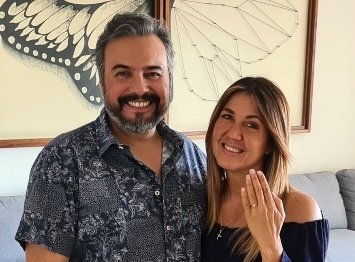 monty_o3's tweet photo. Me preguntó... porqué está mujer se siente atraída por estás caras de idiotas.
#SacoDePus 
#capuleto https://t.co/RdBrC1dUsE