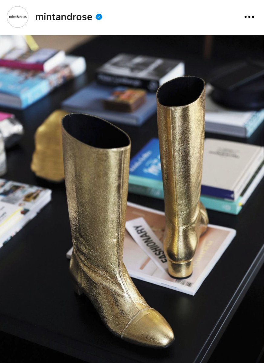 LaChicaDeLaCiudad tweet media