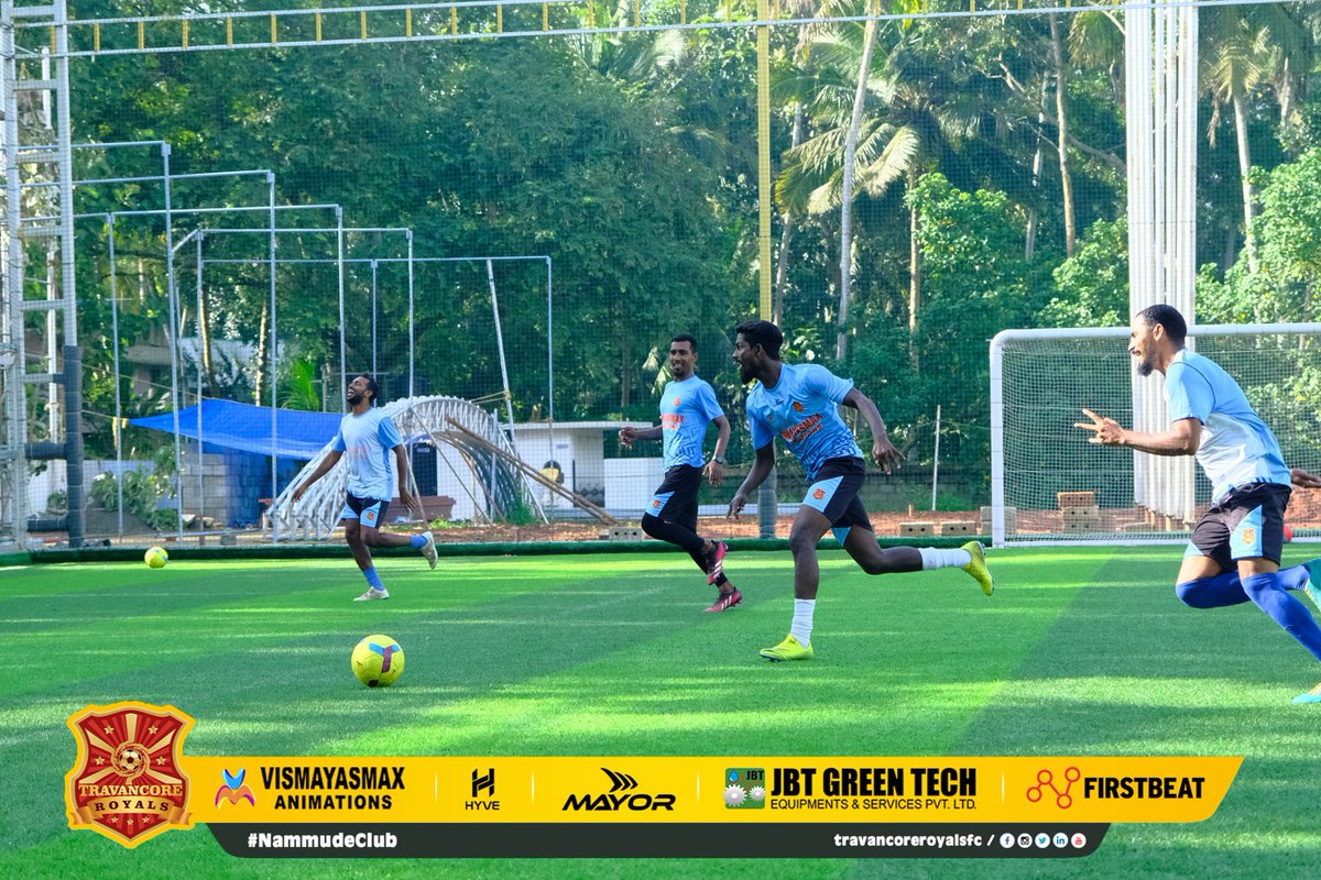 travancoreroyls's tweet photo. "Training is a commitment not only to your coach but to yourself" โฝโก โก
Pics from TRFC Men's senior team training.
#Royals #teamcamp #NammudeClub #TravancoreRoyals #Fansowned https://t.co/pAaJykcSwh