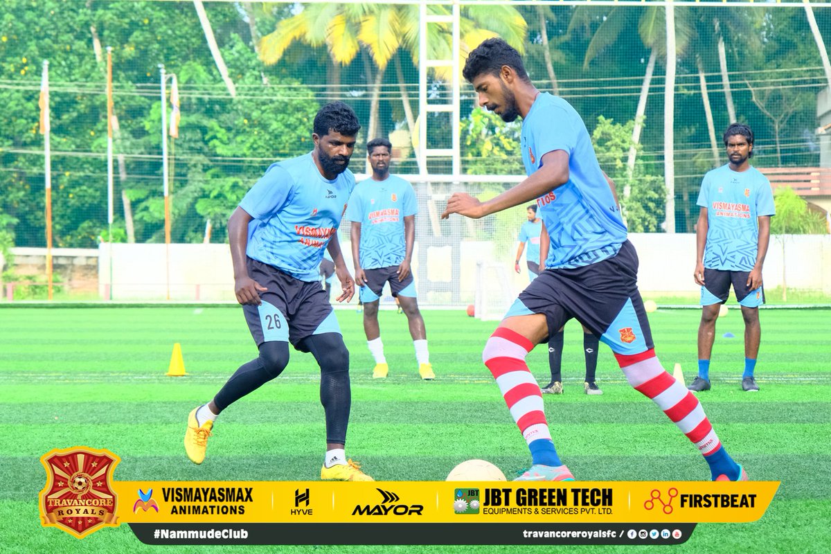 travancoreroyls's tweet photo. "Training is a commitment not only to your coach but to yourself" โฝโก โก
Pics from TRFC Men's senior team training.
#Royals #teamcamp #NammudeClub #TravancoreRoyals #Fansowned https://t.co/pAaJykcSwh