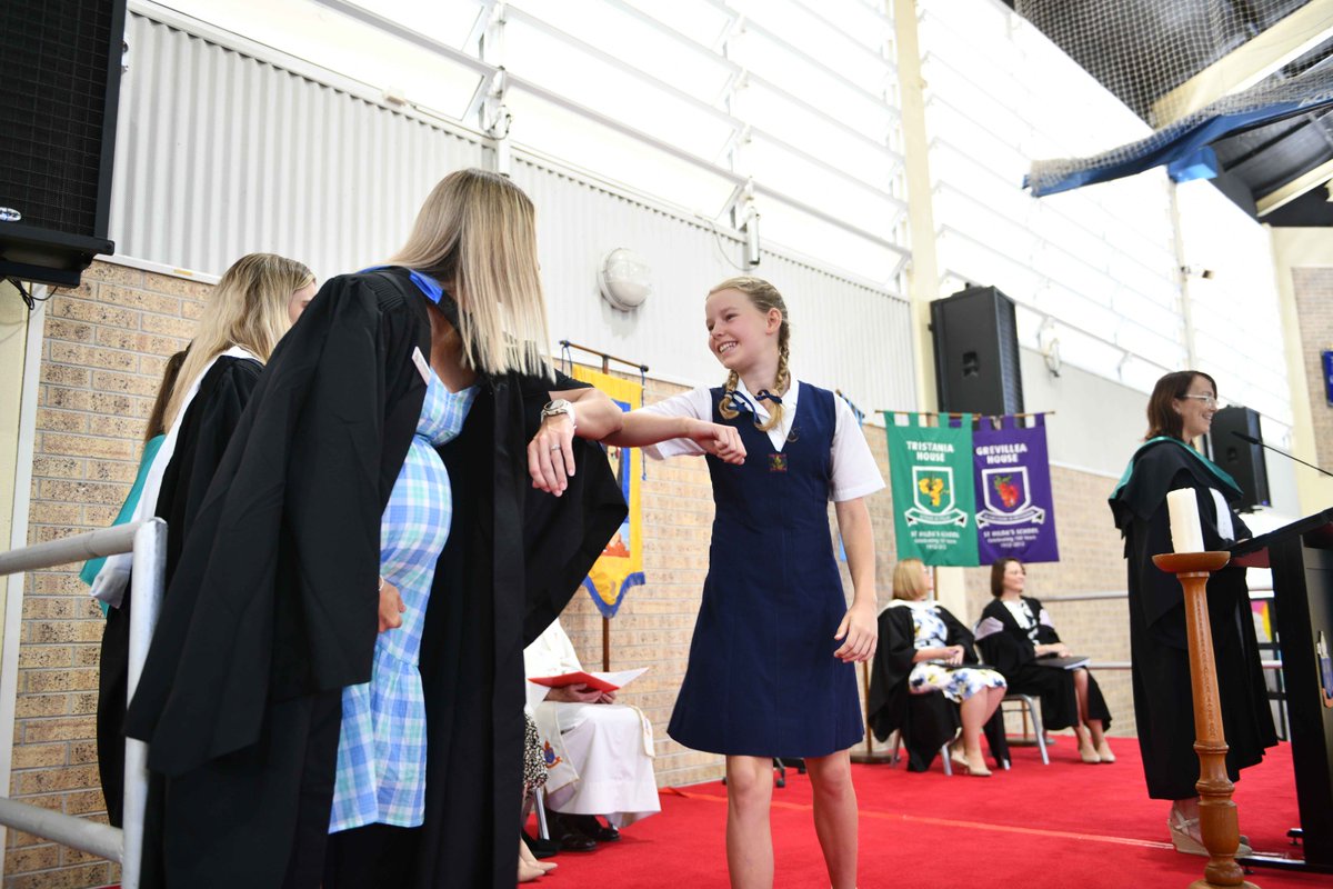 The recent Year 6 Graduation and Farewell Chapel Service commemorated the end of the cohort's journey in Junior School, as they prepare for an exciting new chapter in Middle School next year! 👏✨ 📸: John McGhee #JuniorSchool #MiddleSchool #JuniorSchoolGraduation