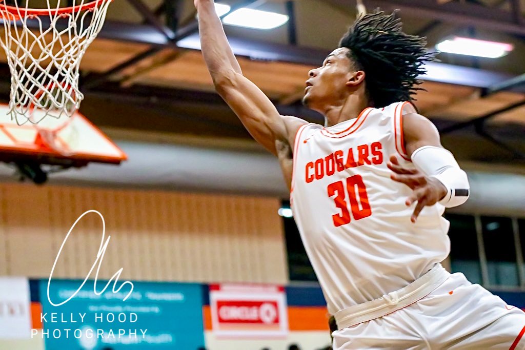 ShotbyKellyT's tweet photo. Chambers Stays on Top after their win against Myers Park tonight. @jccougarssports @Danielsanford30 @jccougarshoops #Chambers #Hoops #Basketball #CharlotteSports #KellyHoodPhotography #EQStudios https://t.co/Az3Kut0TEo
