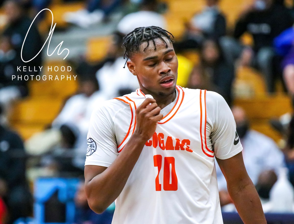ShotbyKellyT's tweet photo. Chambers Stays on Top after their win against Myers Park tonight. @jccougarssports @Danielsanford30 @jccougarshoops #Chambers #Hoops #Basketball #CharlotteSports #KellyHoodPhotography #EQStudios https://t.co/Az3Kut0TEo