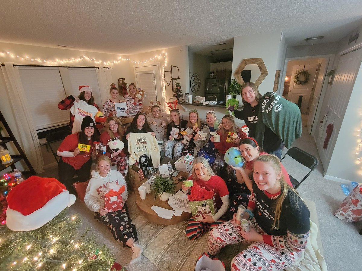BradleySoftball's tweet photo. And a good time was had by all! π#BUSB22 β€π
±οΈπ₯ https://t.co/t4BuHGra5L