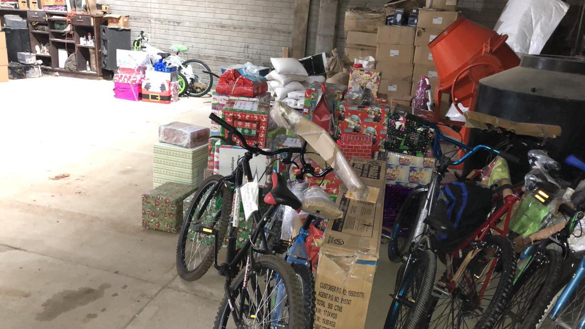 yosoyuntipazo's tweet photo. Raza todos los años ayudo a mandar cartitas a niños a la sierra. Este año mucha gente quedó mal y faltan niños de acomodar si alguien quiere mandar algo informes aquí. https://t.co/KD8Vc2fxtR