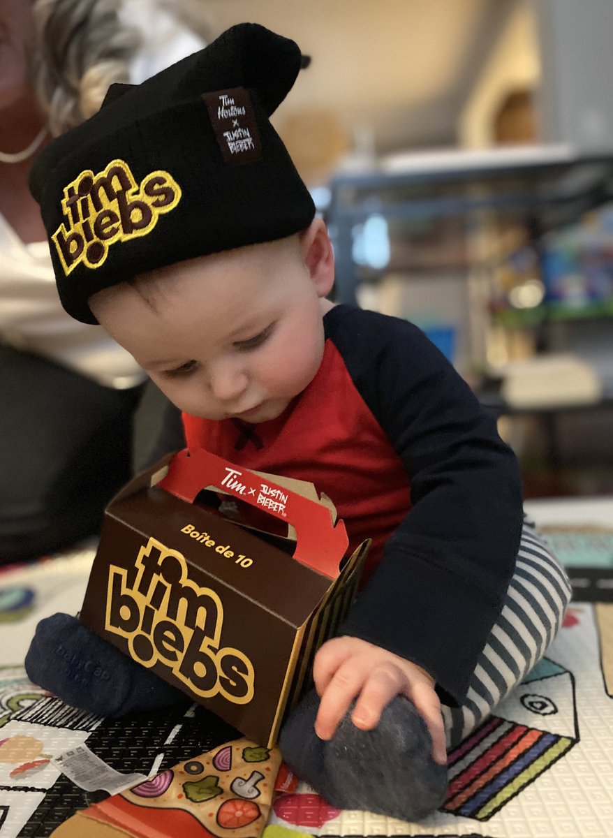 dianapalermo_'s tweet photo. @TimHortons found your new #Timbiebs model @justinbieber https://t.co/iIgK8IGiSa