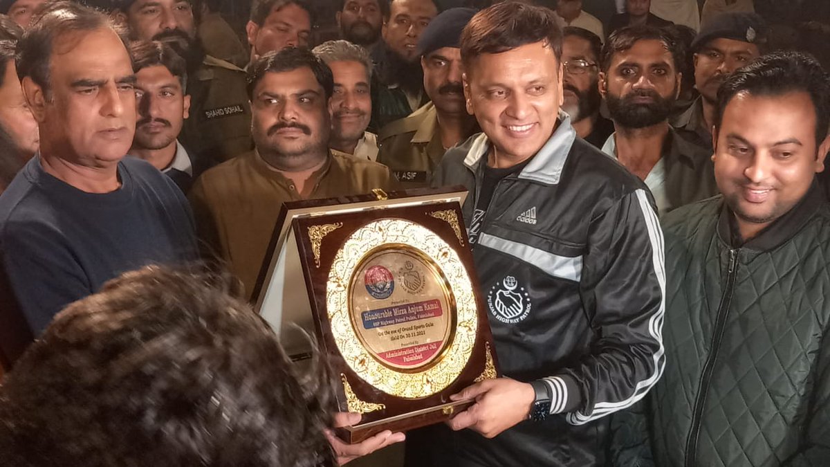 PhpFsd's tweet photo. Grand sports Gala.
PHP won the matches of Volley Ball and Tug of War from District Jail.
#PHP #RegionFaisalabad #SSP #MirzaAnjumKamal #PRO #HelpLine1124 #sportsgala2021 @PunjabPhp @IGP_Punjab https://t.co/BZR9ZDRA4r