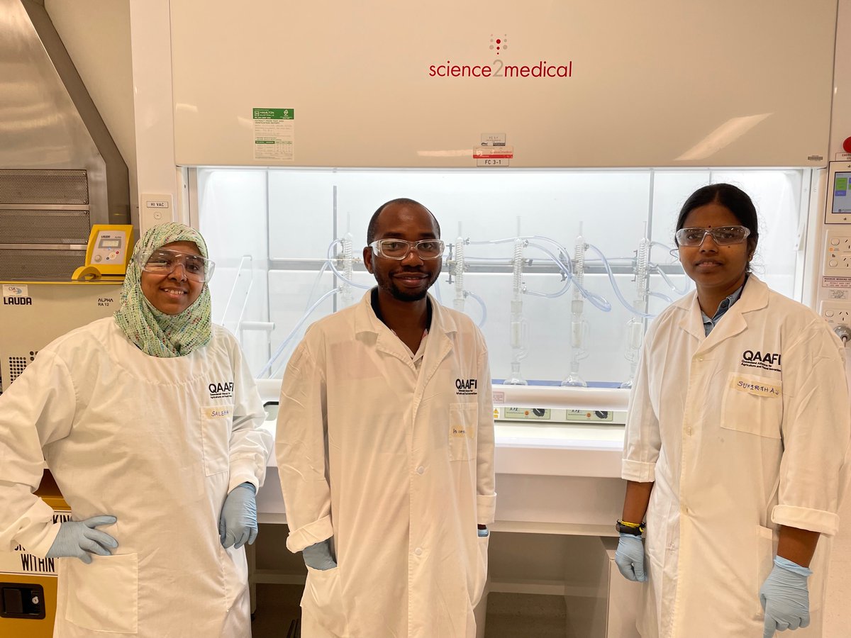ARC_UAF's tweet photo. Today, our team was setting up the equipment for proximate analysis in our new building, Elkhorn - Long Pocket. #ARC_UAF #qaafi #nativeaustralian @YSultanbawa @salehaakter10 @SSukirtha06 https://t.co/1QtzwuvyoS