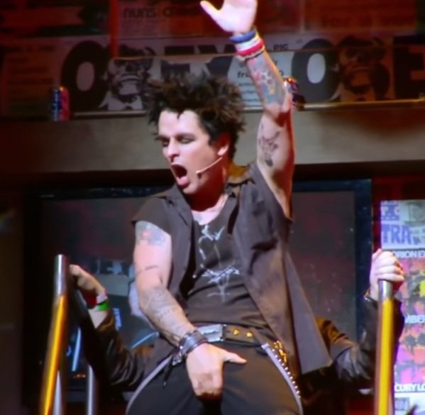 Mike-rophone (@AndIm_Mike) | Twitter