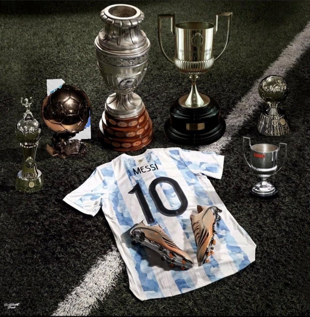 Heatboii1's tweet photo. Athletes most MVPs in team sports history:

1. Gretsky 9️⃣🏒

2. Messi 7️⃣⚽️
2. Barry Bonds 7️⃣⚾️

3. Kareem 6️⃣🏀
3. Howe 6️⃣🏒

4. Jordan 5️⃣🏀
4. Bill Russell 5️⃣🏀
4. Peyton Manning 5️⃣🏈
4. Cristiano Ronaldo 5️⃣⚽️ https://t.co/9eLj8CN3fo