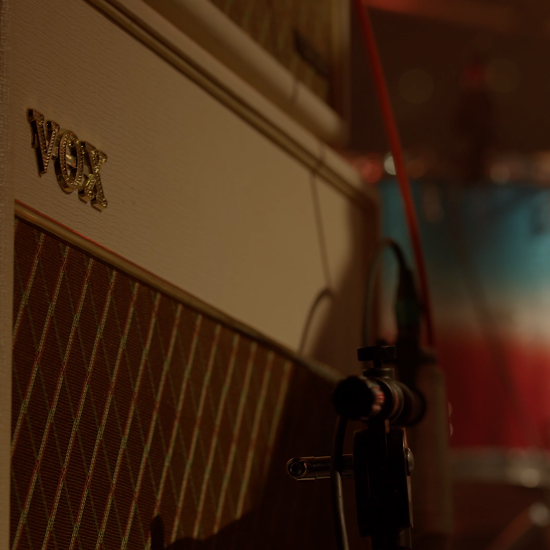 Cohere_AV's tweet photo. Depth is so important in the composition of a shot. You never want to have your subject flat against a wall. Instead, create separation between your subject and the background; or even put something else in the foreground to create depth in your shot. #cinematography #videography https://t.co/3C0I7ZMuop