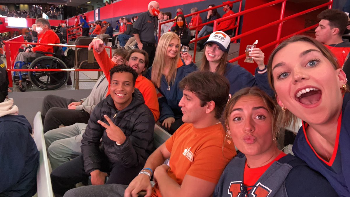 Lane_rowe's tweet photo. #cusesuperfan we 🧡 cuse https://t.co/nePhazosja