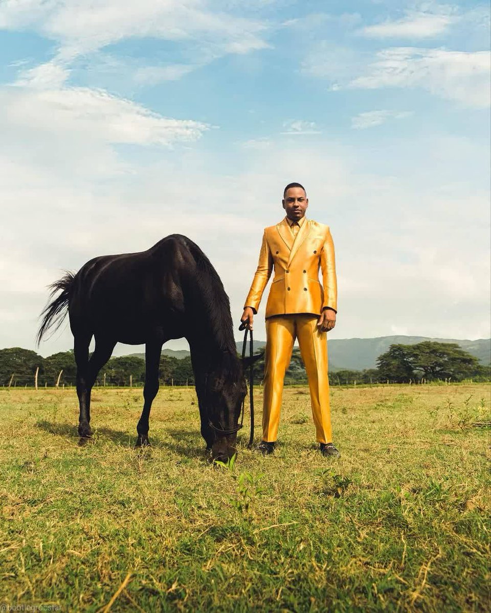 thenewwaveja's tweet photo. ·STYLED TO ROC·

We are basically a @RebLRocR fanpage at this point and we're totally okay with that as he continues to hit the nail on the head time after time with his style choices.

See this and many more stars #StyledToRoc on his page! 

Photos: @cedestial✨

#newwaveja https://t.co/x6Y2K1zJyp