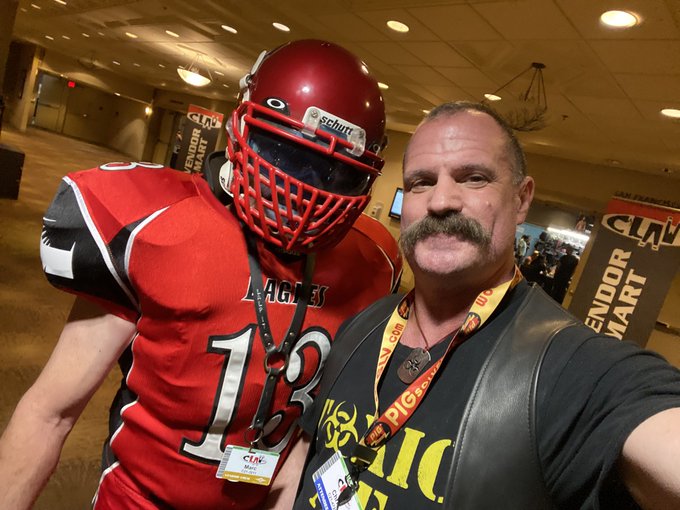 This man always gets his fetish down to the last detail.  Geared up to perfection at #claw21 @clawcorp<a href="/tag/claw21"class="tags"><span>#claw21</span></a>