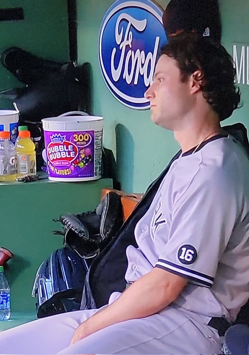 Gerrit Cole seeing the Yankees tendering a contract to Sanchez AND the quiet off season. https://t.co/jfb2jI97zB