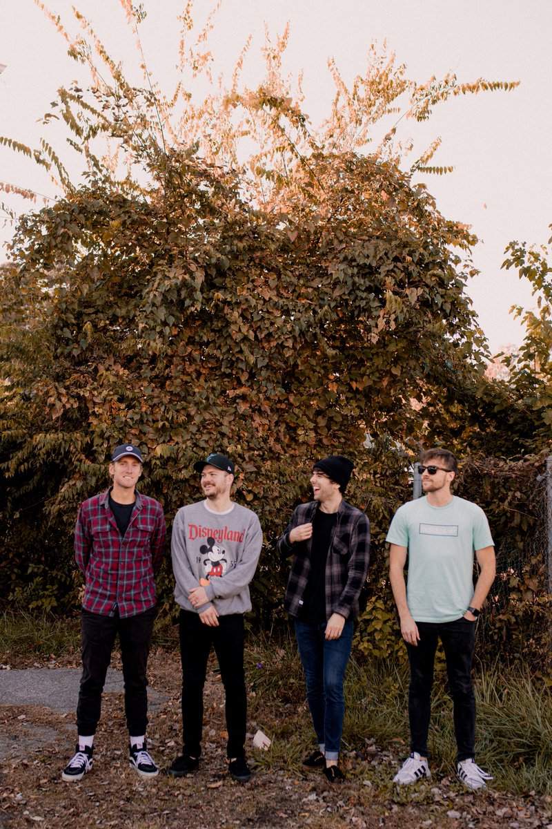 Always something hilarious just out of frame.

📸: @bbriannastacy