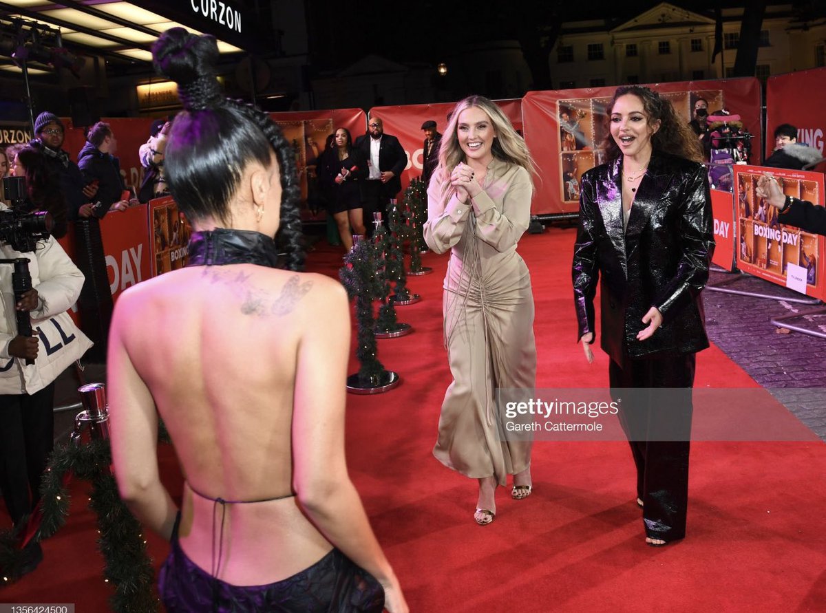 CentralLMBrasil's tweet photo. Só quero dizer que essa sequência sarou tantas feridas na minha alma. Obrigada por serem as melhores pessoas deste mundo Little Mix. https://t.co/5IdpQOWD8s