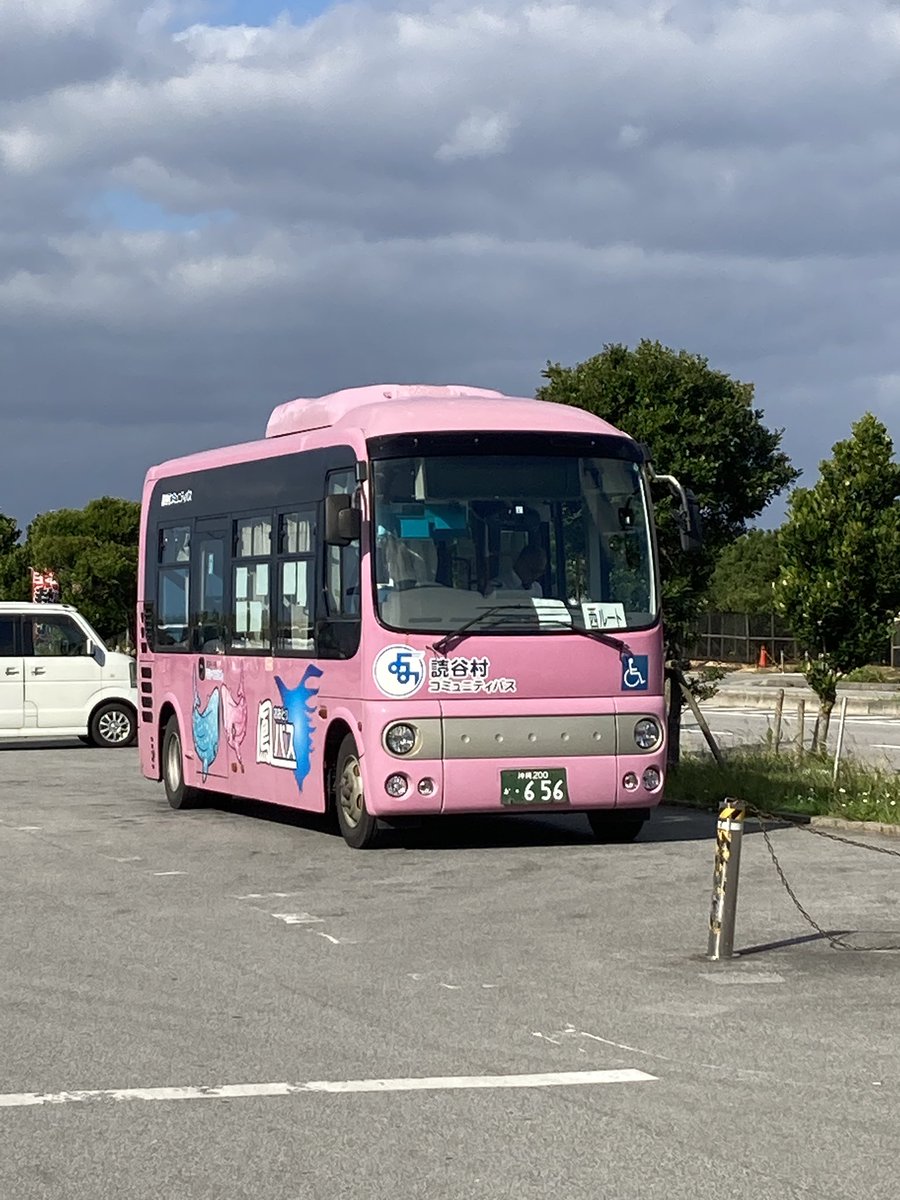 看板飛んで、鳳バス傷つけちゃいました、、すいません。 看板は