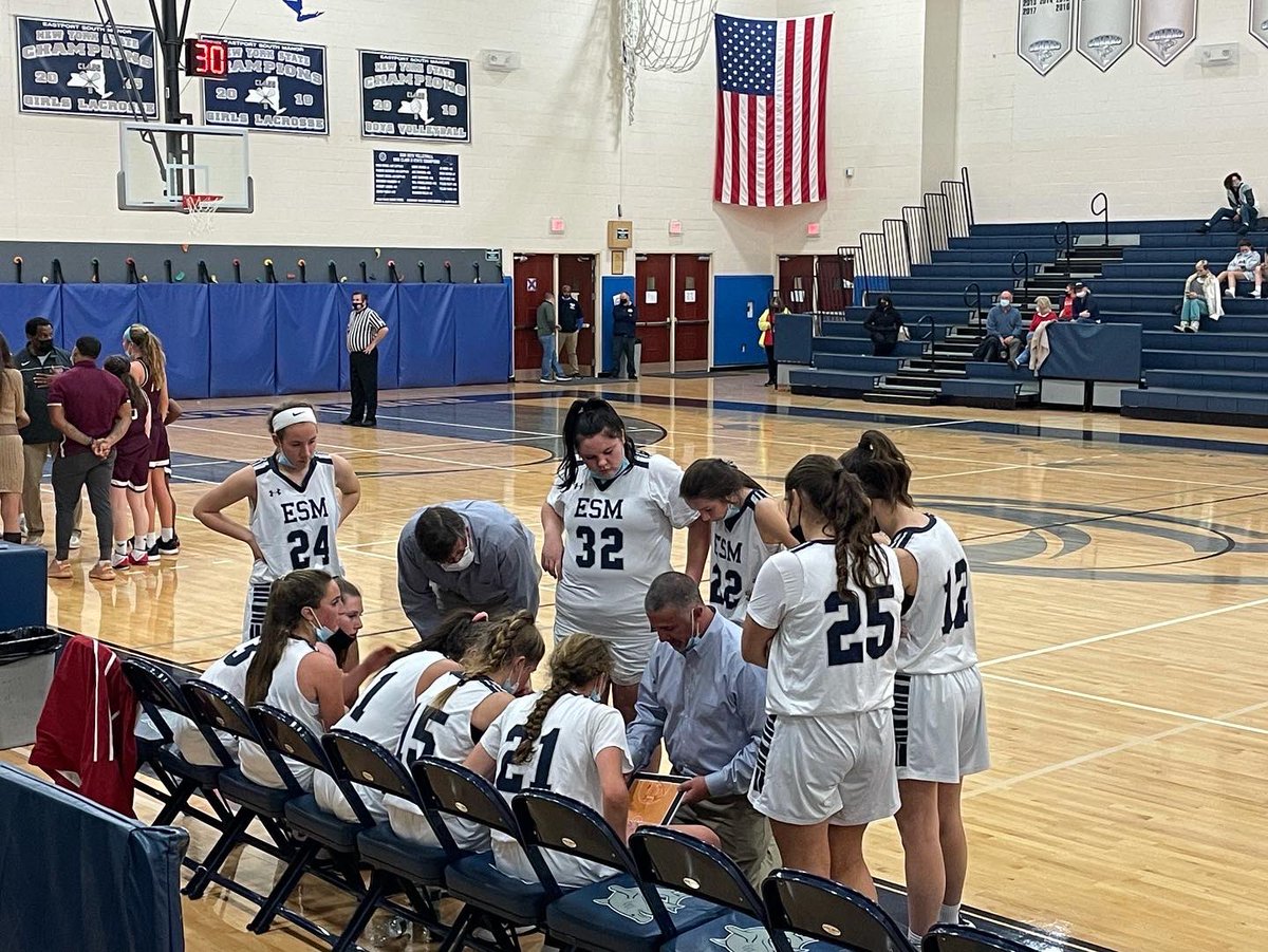 TrentowskiAD's tweet photo. A varsity girls 🏀 win, junior high 📣raising diabetes awareness, &amp; a jv girls 🏀win… and so much more in the shark tank today!  @esm_csd @ESMSharkTank https://t.co/KOElz1RaI1