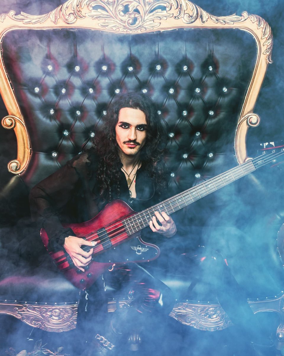 ShadowReborn_'s tweet photo. Robb Lestrange
[Bass/Backup vocals]
#bassist #epiphone #shadowreborn
#tweetme #gothmetal #gothnroll #foryou #vampire #sixx #newmusic https://t.co/qJVPJVpT0Z