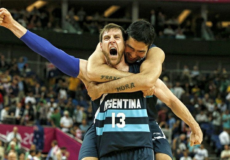 RetroCABB's tweet photo. ¡Feliz cumple a nuestro guerrero y jugador del pueblo! 🙌🏀🇦🇷

@SoyElChapu 🎂🎉 https://t.co/9r2fAD5nPq