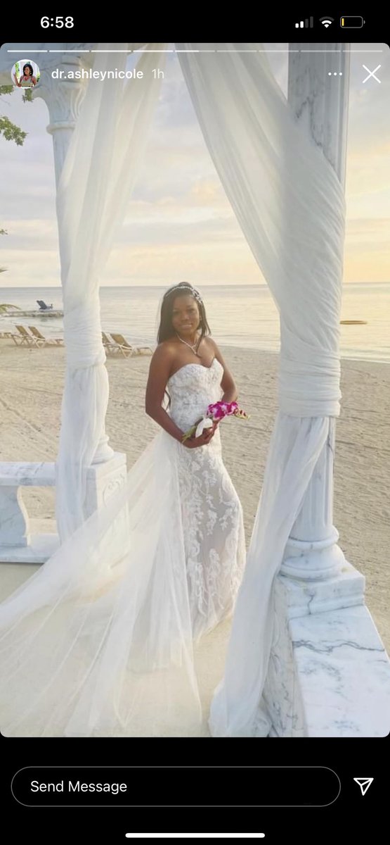 dontjay_mykneee's tweet photo. Today my Chiro Dr. got married in Jamaica🥳👰🏿♀️🤵🏿♂️🤍🖤 #lashesbyme #blacklove https://t.co/L2VOsIW6ph